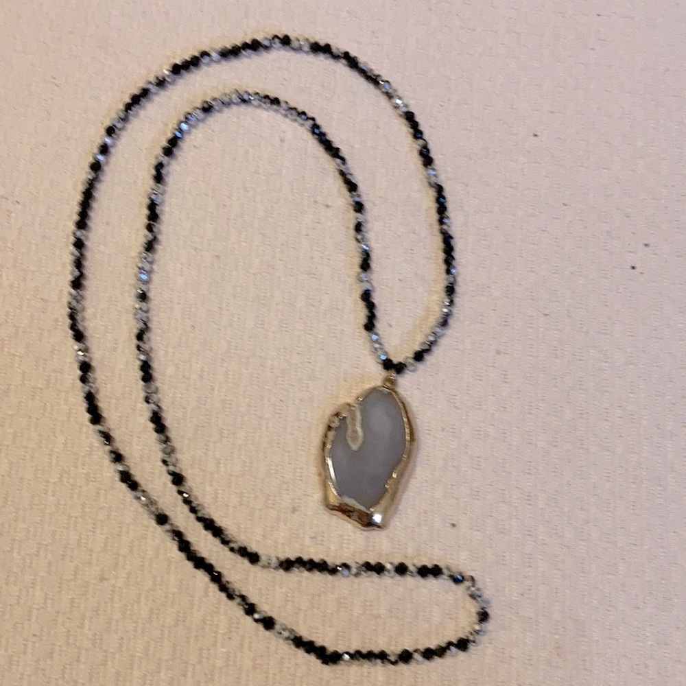 New precious heart stone shaped w/ beaded necklace